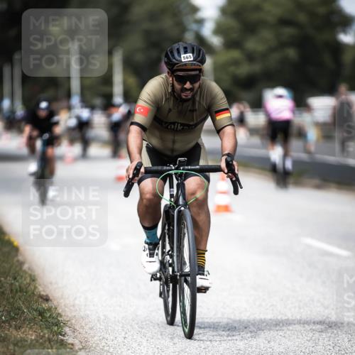 16.08.2026 - KN Förde Triathlon 2026 H.Heesch http://msf.ph/oto/9989114 16.08.2026 13:18:54 Radfahren 565, 704, 719, 725 meine-sportfotos.de