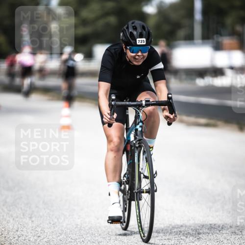 16.08.2026 - KN Förde Triathlon 2026 H.Heesch http://msf.ph/oto/9989130 16.08.2026 13:18:57 Radfahren 565, 704, 719, 725 meine-sportfotos.de
