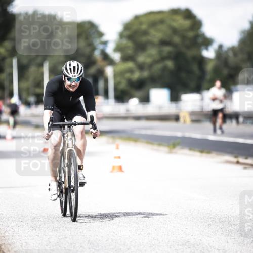 16.08.2026 - KN Förde Triathlon 2026 H.Heesch http://msf.ph/oto/9989177 16.08.2026 13:19:15 Radfahren 579, 706 meine-sportfotos.de