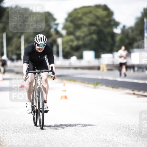 16.08.2026 - KN Förde Triathlon 2026 H.Heesch http://msf.ph/oto/9989178 16.08.2026 13:19:15 Radfahren 579, 706 meine-sportfotos.de