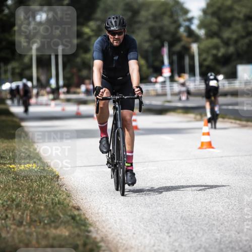 16.08.2026 - KN Förde Triathlon 2026 H.Heesch http://msf.ph/oto/9989216 16.08.2026 13:19:27 Radfahren 716, 735 meine-sportfotos.de