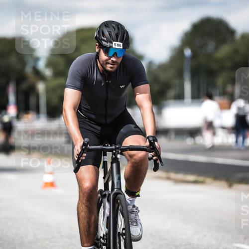 16.08.2026 - KN Förde Triathlon 2026 H.Heesch http://msf.ph/oto/9989276 16.08.2026 13:19:43 Radfahren 576, 586, 605 meine-sportfotos.de