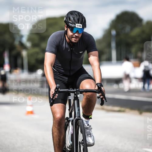 16.08.2026 - KN Förde Triathlon 2026 H.Heesch http://msf.ph/oto/9989277 16.08.2026 13:19:43 Radfahren 576, 586, 605 meine-sportfotos.de