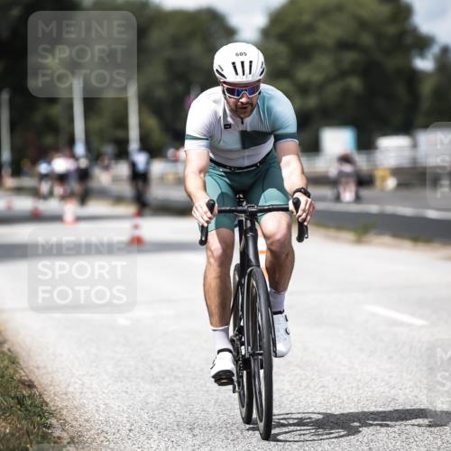 16.08.2026 - KN Förde Triathlon 2026 H.Heesch http://msf.ph/oto/9989284 16.08.2026 13:19:48 Radfahren 576, 605 meine-sportfotos.de