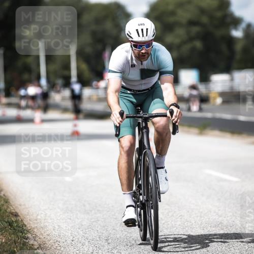 16.08.2026 - KN Förde Triathlon 2026 H.Heesch http://msf.ph/oto/9989285 16.08.2026 13:19:48 Radfahren 576, 605 meine-sportfotos.de