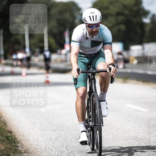 16.08.2026 - KN Förde Triathlon 2026 H.Heesch http://msf.ph/oto/9989286 16.08.2026 13:19:48 Radfahren 576, 605 meine-sportfotos.de