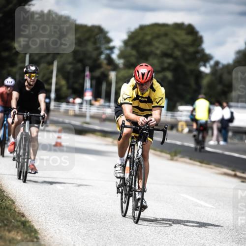 16.08.2026 - KN Förde Triathlon 2026 H.Heesch http://msf.ph/oto/9989322 16.08.2026 13:20:02 Radfahren 562, 591, 709, 723, 733, 737 meine-sportfotos.de