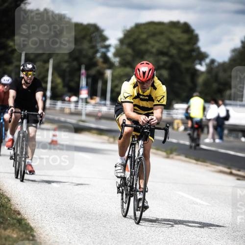 16.08.2026 - KN Förde Triathlon 2026 H.Heesch http://msf.ph/oto/9989323 16.08.2026 13:20:02 Radfahren 562, 591, 709, 723, 733, 737 meine-sportfotos.de