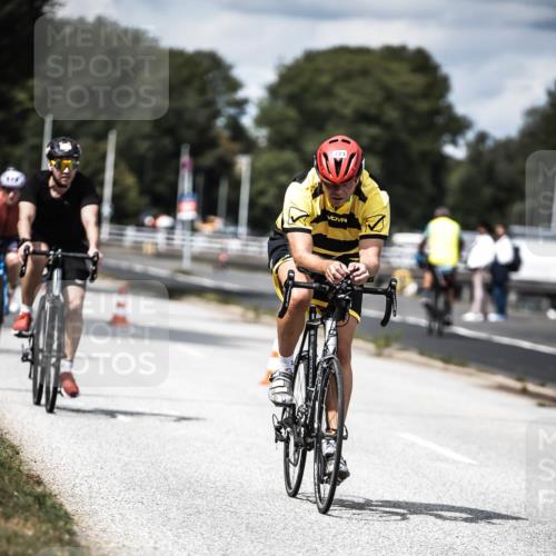 16.08.2026 - KN Förde Triathlon 2026 H.Heesch http://msf.ph/oto/9989324 16.08.2026 13:20:02 Radfahren 562, 591, 709, 723, 733, 737 meine-sportfotos.de