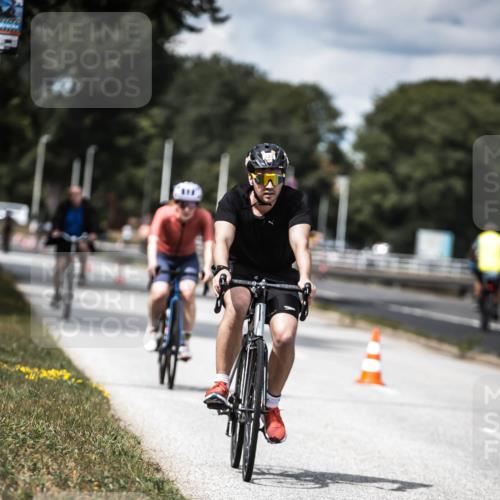 16.08.2026 - KN Förde Triathlon 2026 H.Heesch http://msf.ph/oto/9989328 16.08.2026 13:20:03 Radfahren 562, 591, 709, 723, 733, 737 meine-sportfotos.de