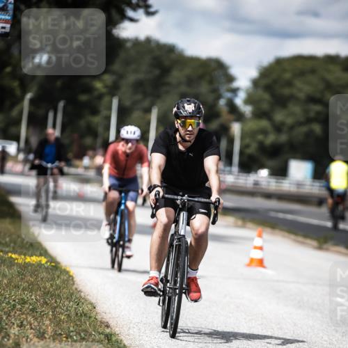 16.08.2026 - KN Förde Triathlon 2026 H.Heesch http://msf.ph/oto/9989329 16.08.2026 13:20:03 Radfahren 562, 591, 709, 723, 733, 737 meine-sportfotos.de