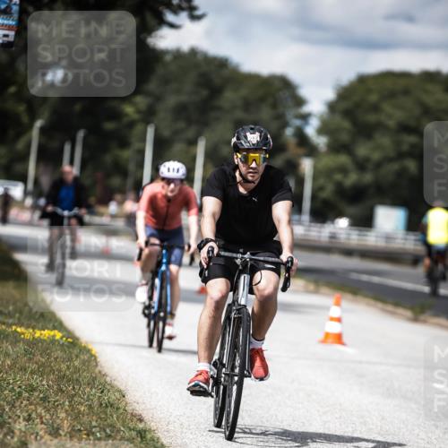 16.08.2026 - KN Förde Triathlon 2026 H.Heesch http://msf.ph/oto/9989330 16.08.2026 13:20:03 Radfahren 562, 591, 709, 723, 733, 737 meine-sportfotos.de