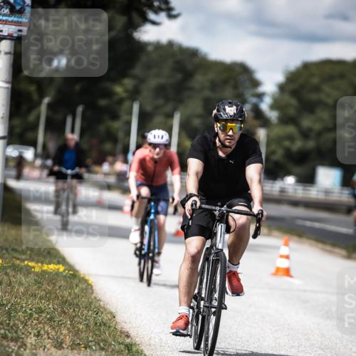 16.08.2026 - KN Förde Triathlon 2026 H.Heesch http://msf.ph/oto/9989332 16.08.2026 13:20:03 Radfahren 562, 591, 709, 723, 733, 737 meine-sportfotos.de