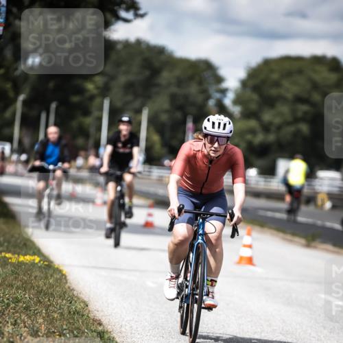 16.08.2026 - KN Förde Triathlon 2026 H.Heesch http://msf.ph/oto/9989333 16.08.2026 13:20:04 Radfahren 532, 562, 591, 709, 723, 737 meine-sportfotos.de