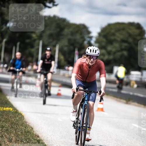 16.08.2026 - KN Förde Triathlon 2026 H.Heesch http://msf.ph/oto/9989335 16.08.2026 13:20:04 Radfahren 532, 562, 591, 709, 723, 737 meine-sportfotos.de
