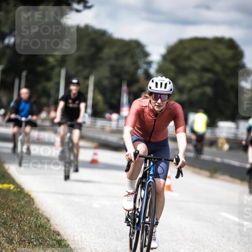 16.08.2026 - KN Förde Triathlon 2026 H.Heesch http://msf.ph/oto/9989337 16.08.2026 13:20:04 Radfahren 532, 562, 591, 709, 723, 737 meine-sportfotos.de
