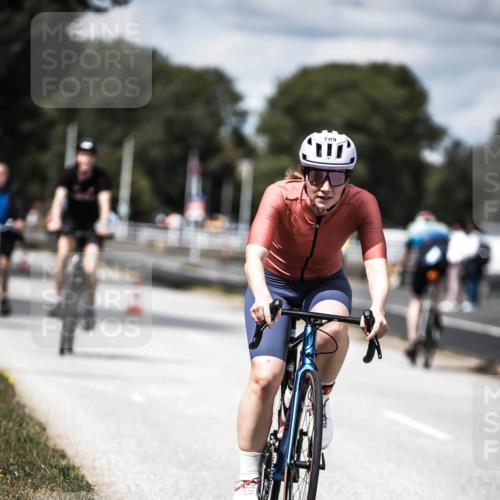 16.08.2026 - KN Förde Triathlon 2026 H.Heesch http://msf.ph/oto/9989342 16.08.2026 13:20:04 Radfahren 532, 562, 591, 709, 723, 737 meine-sportfotos.de