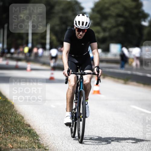 16.08.2026 - KN Förde Triathlon 2026 H.Heesch http://msf.ph/oto/9989378 16.08.2026 13:20:28 Radfahren 556, 588 meine-sportfotos.de