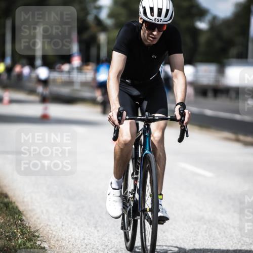 16.08.2026 - KN Förde Triathlon 2026 H.Heesch http://msf.ph/oto/9989384 16.08.2026 13:20:29 Radfahren 556, 588 meine-sportfotos.de