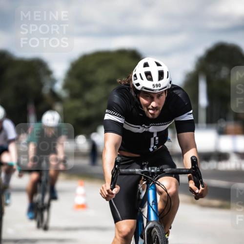 16.08.2026 - KN Förde Triathlon 2026 H.Heesch http://msf.ph/oto/9989427 16.08.2026 13:20:56 Radfahren 544, 581, 589, 602, 607, 720 meine-sportfotos.de
