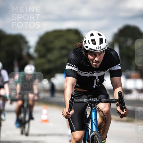 16.08.2026 - KN Förde Triathlon 2026 H.Heesch http://msf.ph/oto/9989428 16.08.2026 13:20:56 Radfahren 544, 581, 589, 602, 607, 720 meine-sportfotos.de