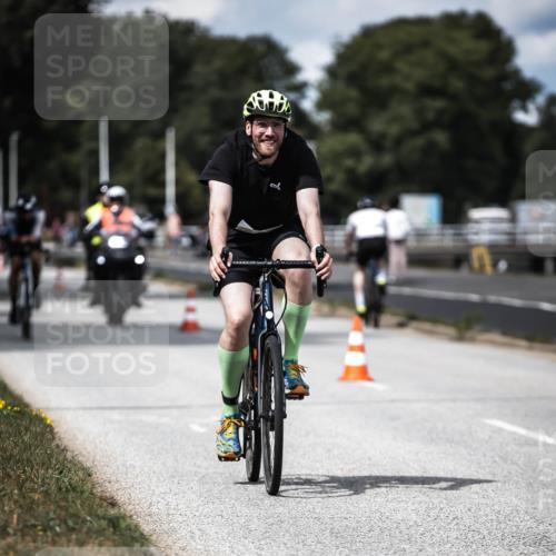 16.08.2026 - KN Förde Triathlon 2026 H.Heesch http://msf.ph/oto/9989568 16.08.2026 13:21:42 Radfahren 595, 704, 705, 730, 736 meine-sportfotos.de