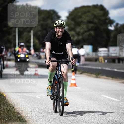 16.08.2026 - KN Förde Triathlon 2026 H.Heesch http://msf.ph/oto/9989571 16.08.2026 13:21:42 Radfahren 595, 704, 705, 730, 736 meine-sportfotos.de