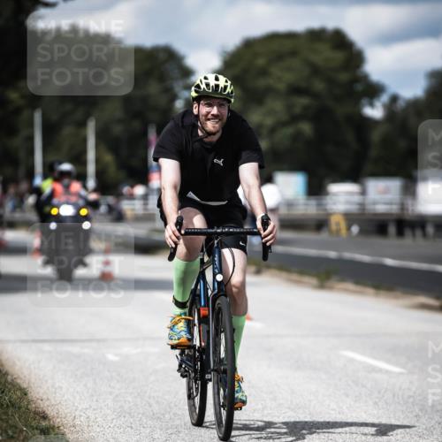 16.08.2026 - KN Förde Triathlon 2026 H.Heesch http://msf.ph/oto/9989574 16.08.2026 13:21:42 Radfahren 595, 704, 705, 730, 736 meine-sportfotos.de