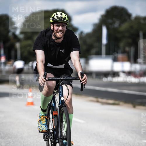 16.08.2026 - KN Förde Triathlon 2026 H.Heesch http://msf.ph/oto/9989584 16.08.2026 13:21:42 Radfahren 595, 704, 705, 730, 736 meine-sportfotos.de
