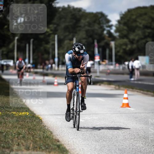 16.08.2026 - KN Förde Triathlon 2026 H.Heesch http://msf.ph/oto/9989589 16.08.2026 13:21:44 Radfahren 595, 704, 705, 730 meine-sportfotos.de