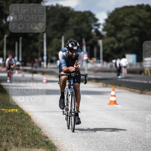 16.08.2026 - KN Förde Triathlon 2026 H.Heesch http://msf.ph/oto/9989592 16.08.2026 13:21:44 Radfahren 595, 704, 705, 730 meine-sportfotos.de