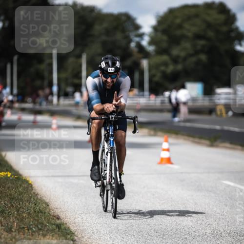 16.08.2026 - KN Förde Triathlon 2026 H.Heesch http://msf.ph/oto/9989595 16.08.2026 13:21:44 Radfahren 595, 704, 705, 730 meine-sportfotos.de