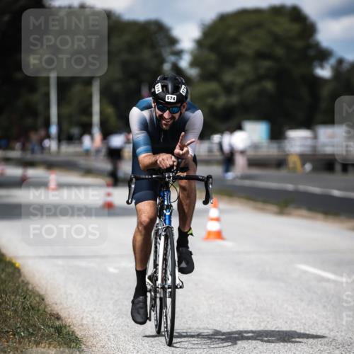 16.08.2026 - KN Förde Triathlon 2026 H.Heesch http://msf.ph/oto/9989600 16.08.2026 13:21:45 Radfahren 595, 704, 705, 730 meine-sportfotos.de