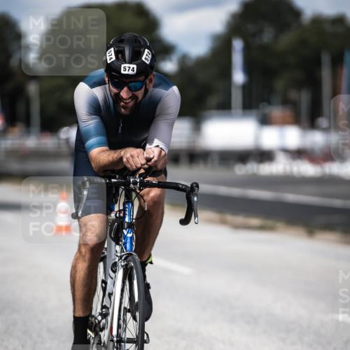 16.08.2026 - KN Förde Triathlon 2026 H.Heesch http://msf.ph/oto/9989610 16.08.2026 13:21:45 Radfahren 595, 704, 705, 730 meine-sportfotos.de