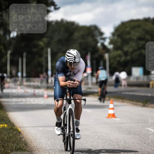 16.08.2026 - KN Förde Triathlon 2026 H.Heesch http://msf.ph/oto/9989713 16.08.2026 13:22:21 Radfahren 548, 599 meine-sportfotos.de