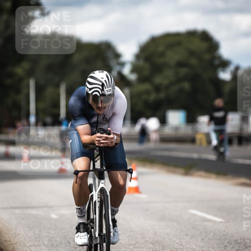 16.08.2026 - KN Förde Triathlon 2026 H.Heesch http://msf.ph/oto/9989719 16.08.2026 13:22:21 Radfahren 548, 599 meine-sportfotos.de