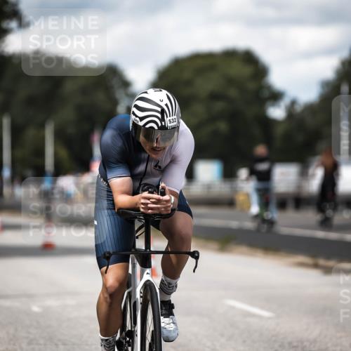16.08.2026 - KN Förde Triathlon 2026 H.Heesch http://msf.ph/oto/9989723 16.08.2026 13:22:22 Radfahren 548, 599 meine-sportfotos.de