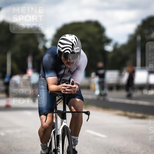 16.08.2026 - KN Förde Triathlon 2026 H.Heesch http://msf.ph/oto/9989725 16.08.2026 13:22:22 Radfahren 548, 599 meine-sportfotos.de