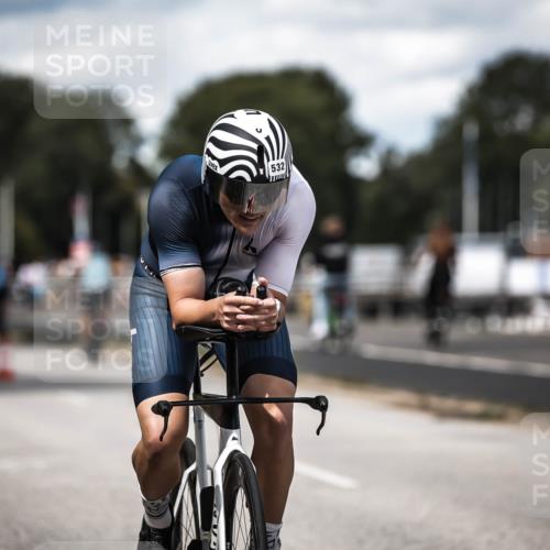 16.08.2026 - KN Förde Triathlon 2026 H.Heesch http://msf.ph/oto/9989726 16.08.2026 13:22:22 Radfahren 548, 599 meine-sportfotos.de