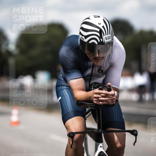 16.08.2026 - KN Förde Triathlon 2026 H.Heesch http://msf.ph/oto/9989732 16.08.2026 13:22:22 Radfahren 548, 599 meine-sportfotos.de