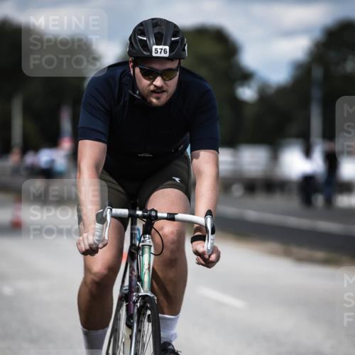 16.08.2026 - KN Förde Triathlon 2026 H.Heesch http://msf.ph/oto/9989756 16.08.2026 13:22:33 Radfahren 576, 601, 721 meine-sportfotos.de