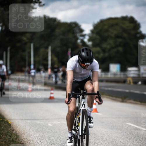16.08.2026 - KN Förde Triathlon 2026 H.Heesch http://msf.ph/oto/9989760 16.08.2026 13:22:37 Radfahren 601, 721, 737 meine-sportfotos.de