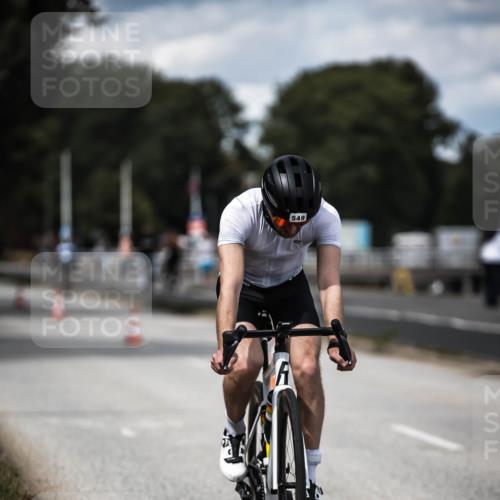 16.08.2026 - KN Förde Triathlon 2026 H.Heesch http://msf.ph/oto/9989763 16.08.2026 13:22:37 Radfahren 601, 721, 737 meine-sportfotos.de