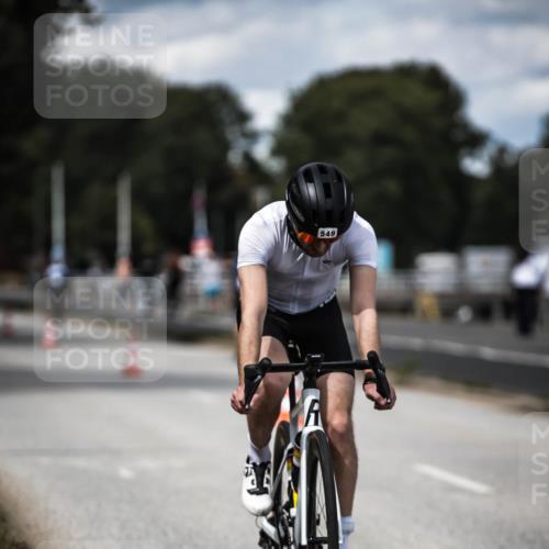 16.08.2026 - KN Förde Triathlon 2026 H.Heesch http://msf.ph/oto/9989764 16.08.2026 13:22:37 Radfahren 601, 721, 737 meine-sportfotos.de