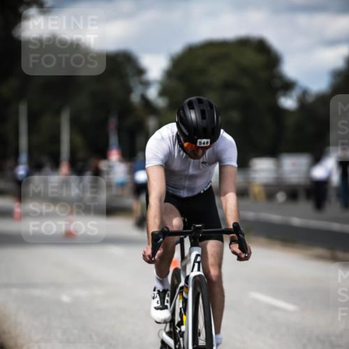 16.08.2026 - KN Förde Triathlon 2026 H.Heesch http://msf.ph/oto/9989765 16.08.2026 13:22:37 Radfahren 601, 721, 737 meine-sportfotos.de