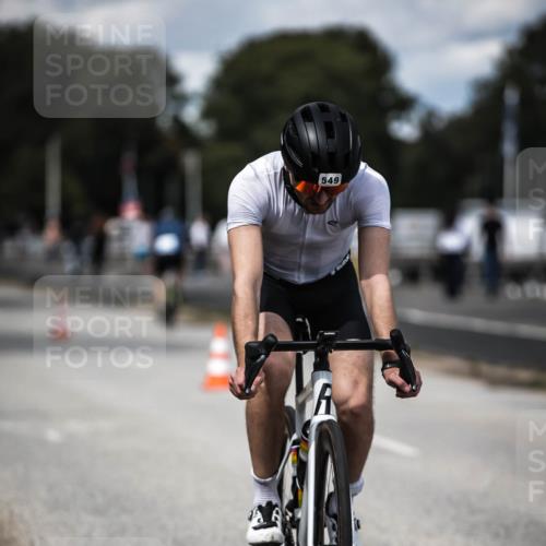 16.08.2026 - KN Förde Triathlon 2026 H.Heesch http://msf.ph/oto/9989768 16.08.2026 13:22:37 Radfahren 601, 721, 737 meine-sportfotos.de