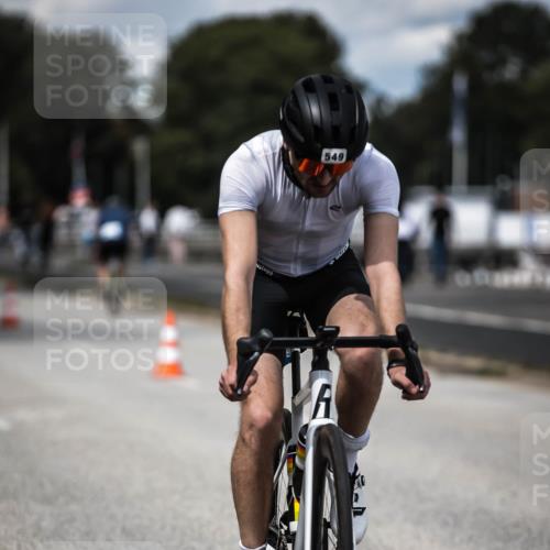16.08.2026 - KN Förde Triathlon 2026 H.Heesch http://msf.ph/oto/9989770 16.08.2026 13:22:37 Radfahren 601, 721, 737 meine-sportfotos.de