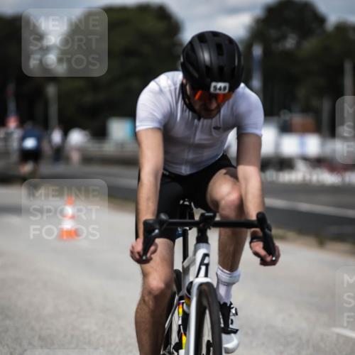 16.08.2026 - KN Förde Triathlon 2026 H.Heesch http://msf.ph/oto/9989772 16.08.2026 13:22:38 Radfahren 601, 721, 737 meine-sportfotos.de