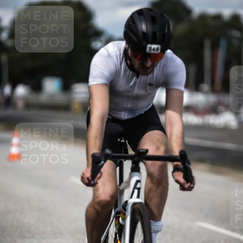 16.08.2026 - KN Förde Triathlon 2026 H.Heesch http://msf.ph/oto/9989774 16.08.2026 13:22:38 Radfahren 601, 721, 737 meine-sportfotos.de