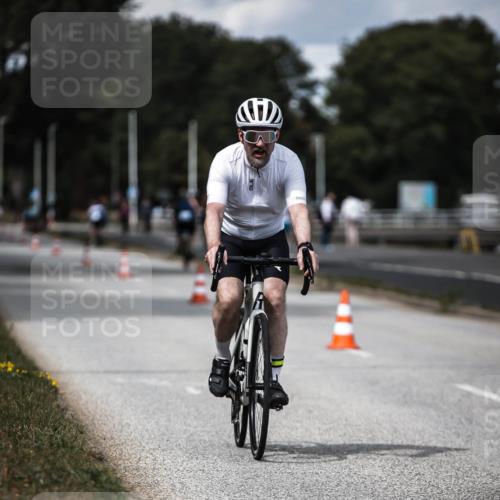 16.08.2026 - KN Förde Triathlon 2026 H.Heesch http://msf.ph/oto/9989781 16.08.2026 13:22:41 Radfahren 737 meine-sportfotos.de